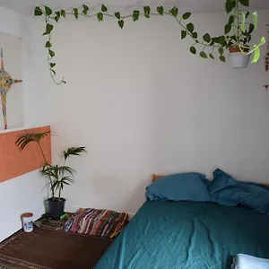https://la-fourmi-de-montmartre.fr-paris.fr